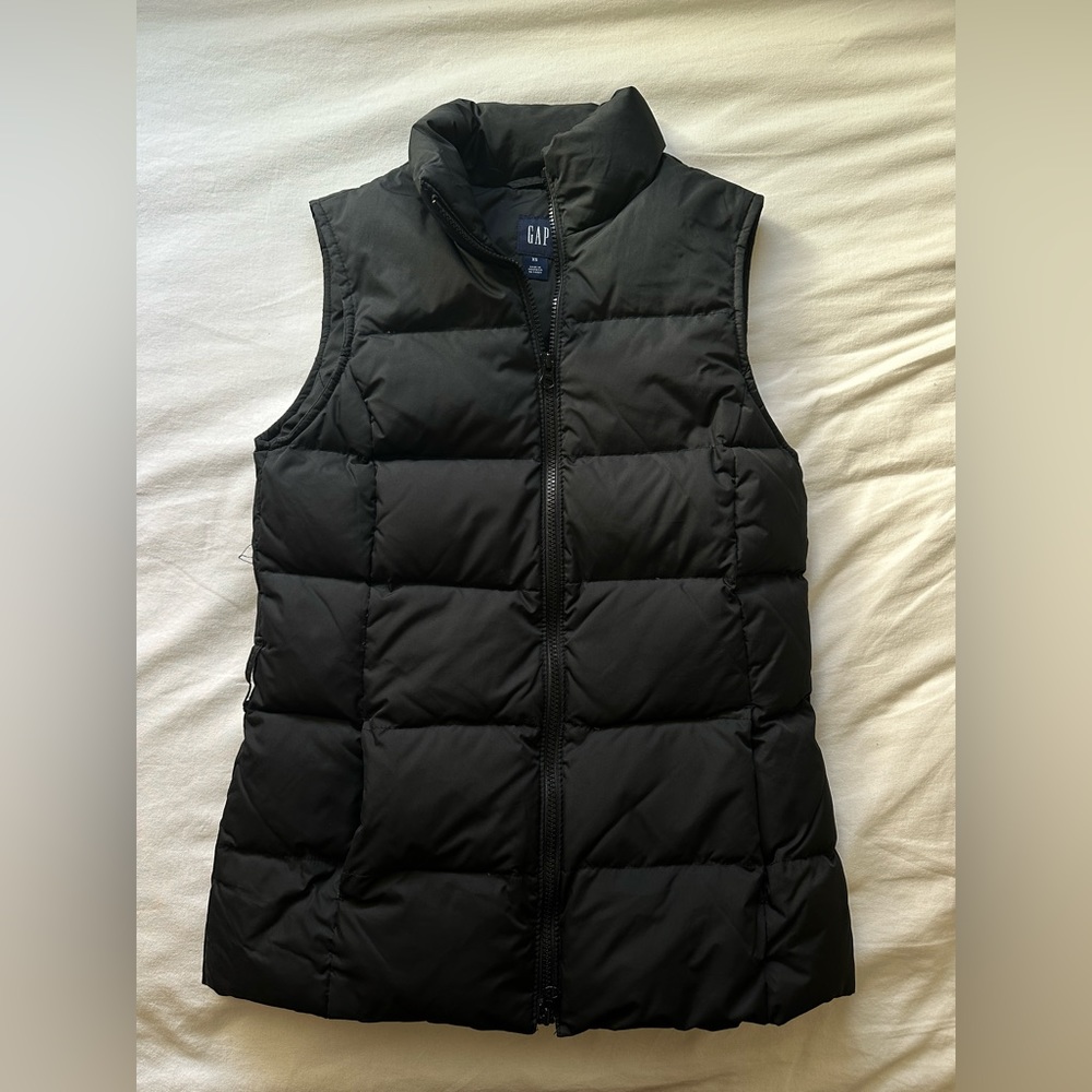 GAP Sleeveless Puffer Vest